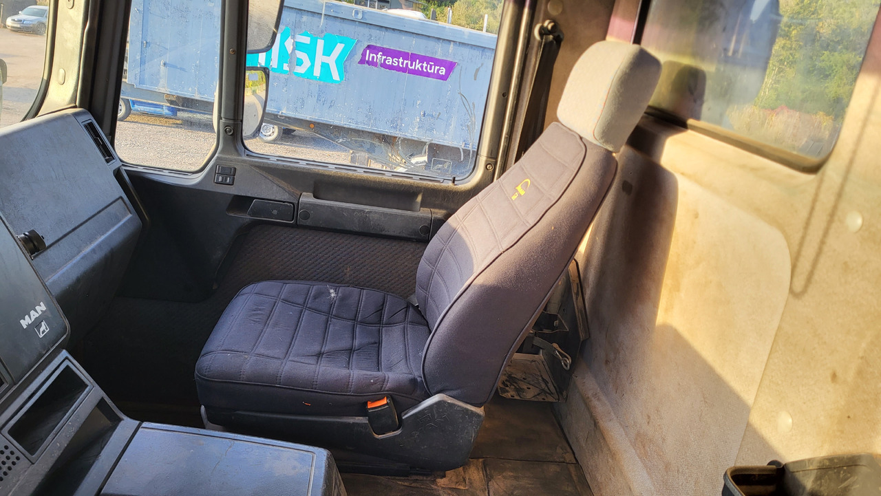 Camion benne pour transport de matériaux granulaires MAN 33.414 6X6 HIAB 102 33.414: photos 44