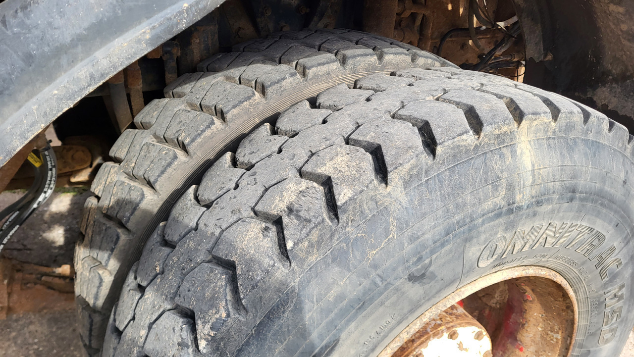 Camion benne pour transport de matériaux granulaires MAN 33.414 6X6 HIAB 102 33.414: photos 20