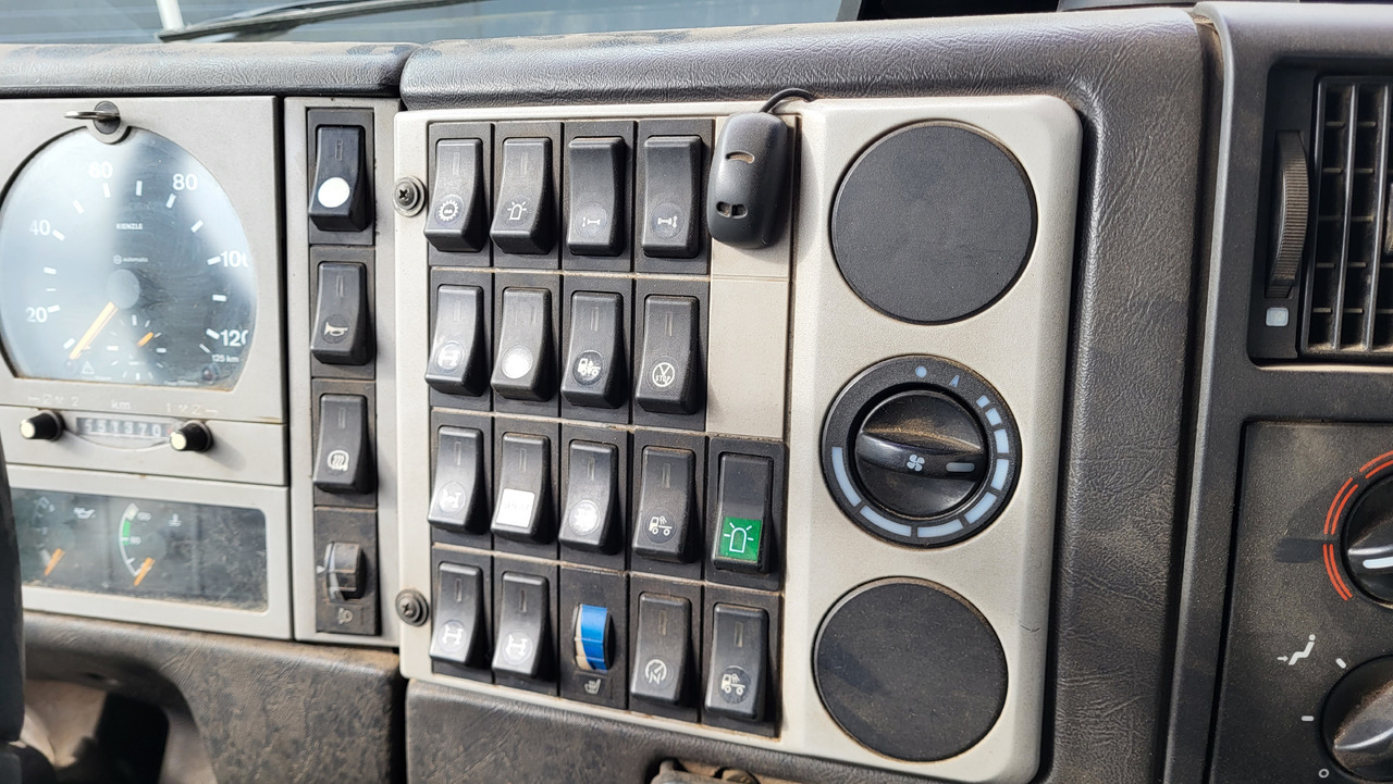 Camion benne pour transport de matériaux granulaires MAN 33.414 6X6 HIAB 102 33.414: photos 33