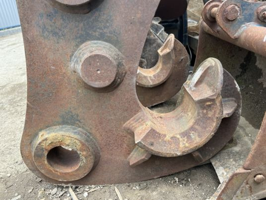 Attache rapide Attache rapide mécanique Morin M7: photos 6 Attache rapide Attache rapide mécanique Morin M7: photos 6