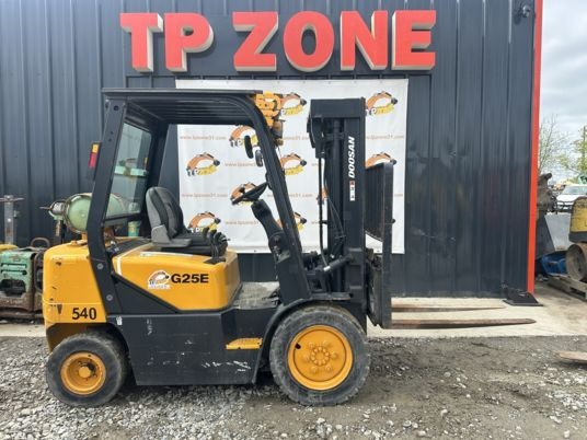 Doosan G25E à 10500 € HT - Chariot élévateur à gaz: photos 3 Doosan G25E à 10500 € HT - Chariot élévateur à gaz: photos 3