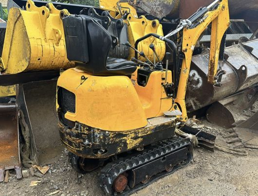JCB 8008 CTS à 5900€ HT - Mini pelle: photos 3 JCB 8008 CTS à 5900€ HT - Mini pelle: photos 3