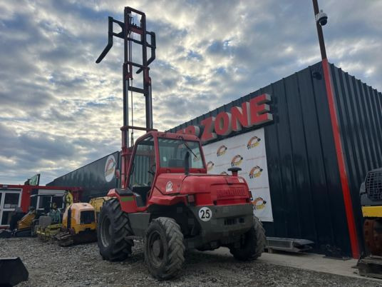 Manitou M26-4 4X4 à 18500 € HT - Chariot élévateur: photos 2 Manitou M26-4 4X4 à 18500 € HT - Chariot élévateur: photos 2