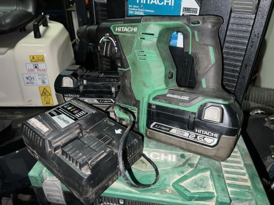 Marteau perforateur burineur hitachi - Matériel de chantier: photos 4 Marteau perforateur burineur hitachi - Matériel de chantier: photos 4
