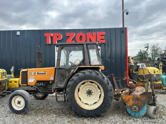 Renault TRACTEUR 75-32 à 9900 € HT - Tracteur agricole: photos 2 Renault TRACTEUR 75-32 à 9900 € HT - Tracteur agricole: photos 2