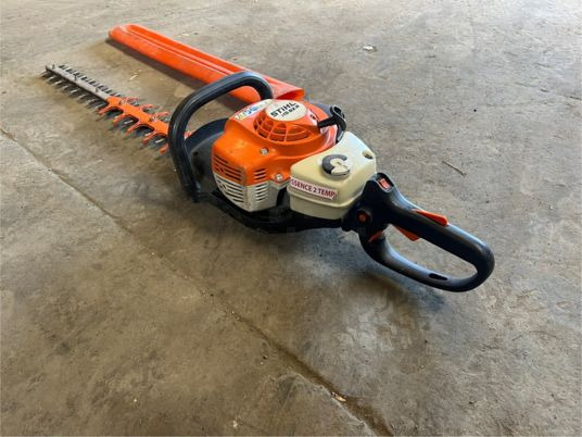 Taille haies thermique STIHL HS 82 R - Matériel de jardinage: photos 4 Taille haies thermique STIHL HS 82 R - Matériel de jardinage: photos 4