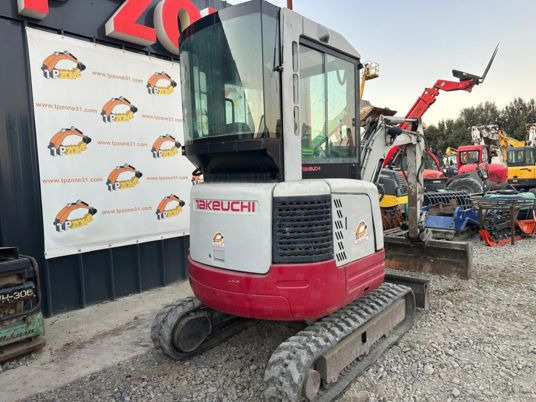 Takeuchi TB23R Cabine à 17 500 € HT - Mini pelle: photos 3 Takeuchi TB23R Cabine à 17 500 € HT - Mini pelle: photos 3