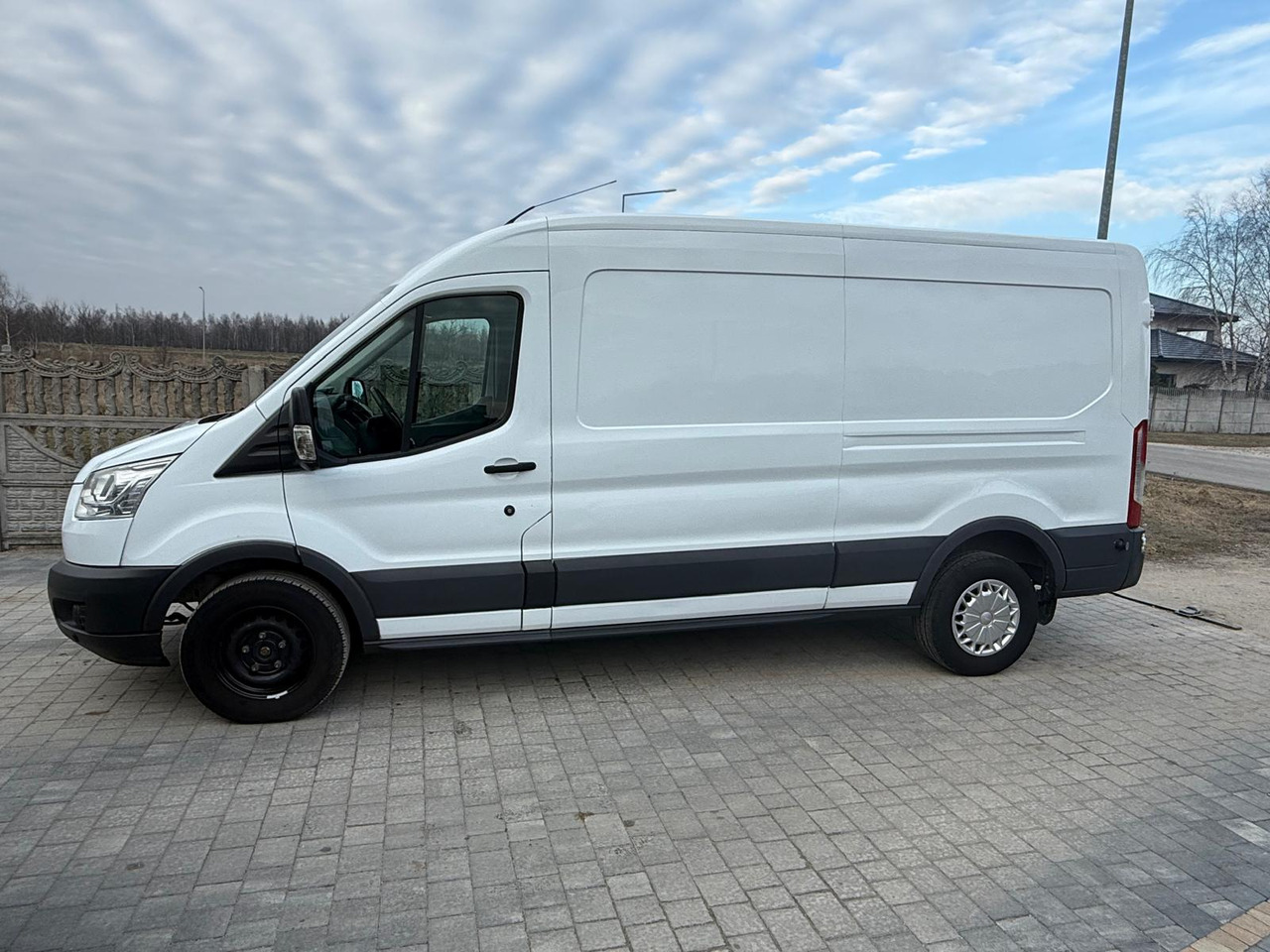 Ford Transit - Fourgon utilitaire: photos 1 Ford Transit - Fourgon utilitaire: photos 1