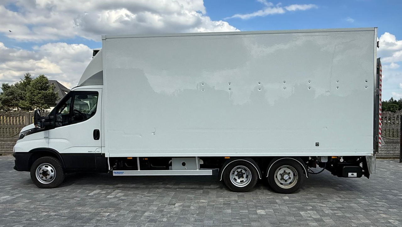 IVECO 40C18 BE COMBI – chłodnia z windą, kat. B+E, polift, 2019 rok - Utilitaire frigorifique: photos 1 IVECO 40C18 BE COMBI – chłodnia z windą, kat. B+E, polift, 2019 rok - Utilitaire frigorifique: photos 1