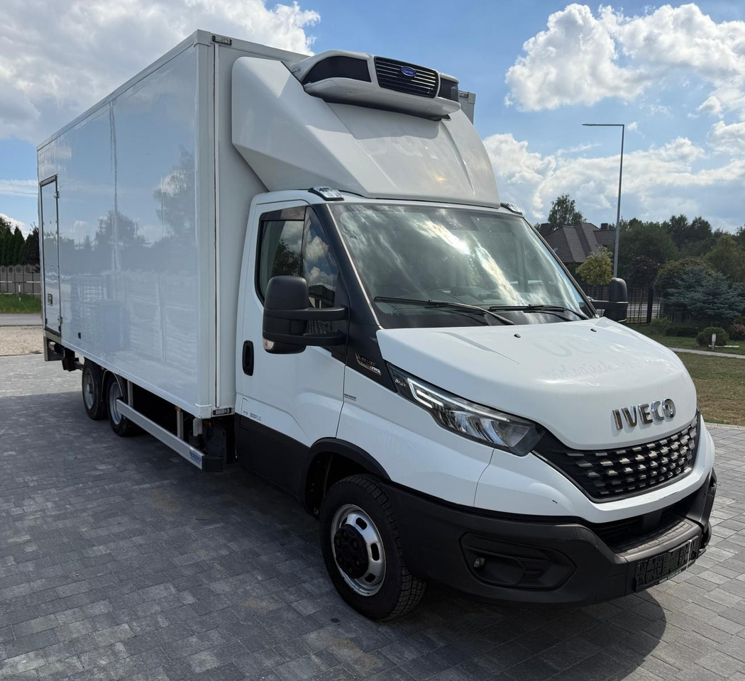 IVECO 40C18 BE COMBI – chłodnia z windą, kat. B+E, polift, 2019 rok - Utilitaire frigorifique: photos 3 IVECO 40C18 BE COMBI – chłodnia z windą, kat. B+E, polift, 2019 rok - Utilitaire frigorifique: photos 3