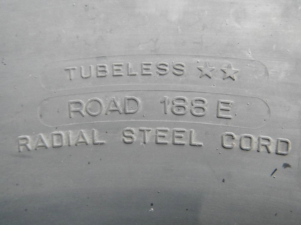 Michelin 23.5R25 XL B - USED AA - Pneu pour Engins de chantier: photos 5 Michelin 23.5R25 XL B - USED AA - Pneu pour Engins de chantier: photos 5