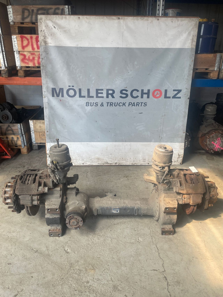 ZF Hinterachse Axis ZF AV132 II /90 5,13 4472040254 MAN Lions City - Essieu arrière pour Bus: photos 1 ZF Hinterachse Axis ZF AV132 II /90 5,13 4472040254 MAN Lions City - Essieu arrière pour Bus: photos 1