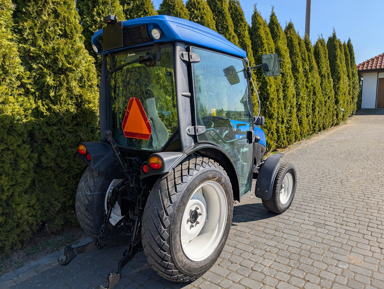 New Holland T3040F - Micro tracteur: photos 4 New Holland T3040F - Micro tracteur: photos 4