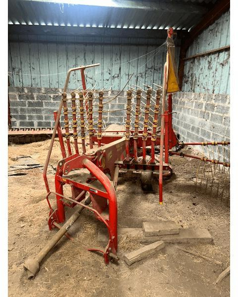 AGRAM 484 - Faneuse: photos 1 AGRAM 484 - Faneuse: photos 1