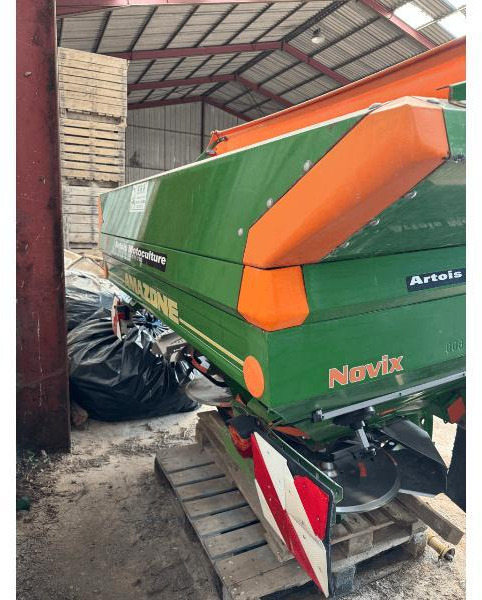 AMAZONE NOVIX - Distributeur d'engrais: photos 1 AMAZONE NOVIX - Distributeur d'engrais: photos 1