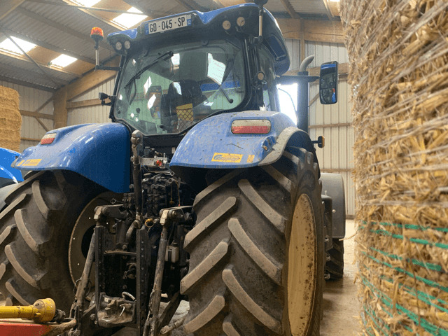 NEW-HOLLAND T7.215S - Tracteur agricole: photos 2 NEW-HOLLAND T7.215S - Tracteur agricole: photos 2