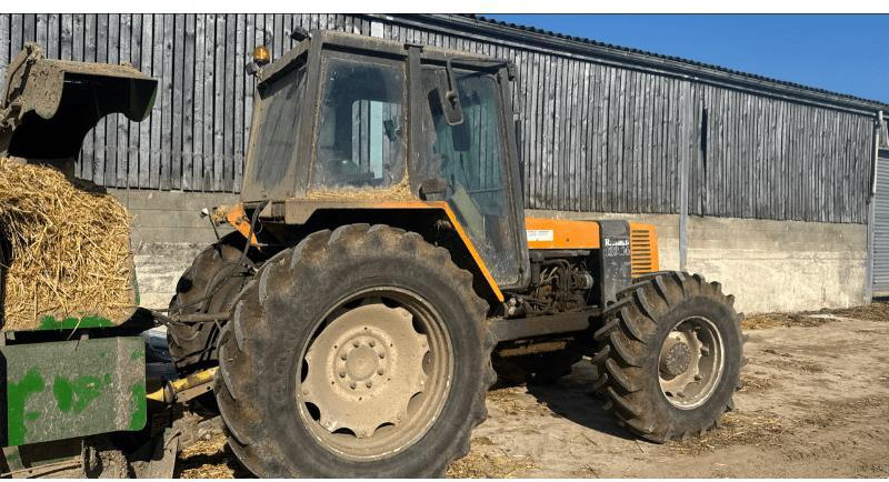 RENAULT 133-14 T - Tracteur agricole: photos 4 RENAULT 133-14 T - Tracteur agricole: photos 4