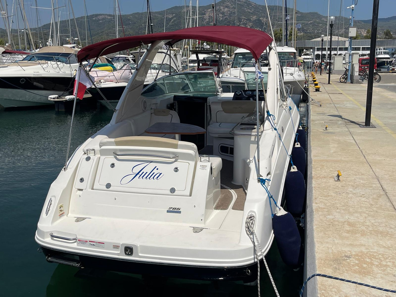 Sea Ray 285 Sundancer, TOP !!! - Autre matériel: photos 3 Sea Ray 285 Sundancer, TOP !!! - Autre matériel: photos 3