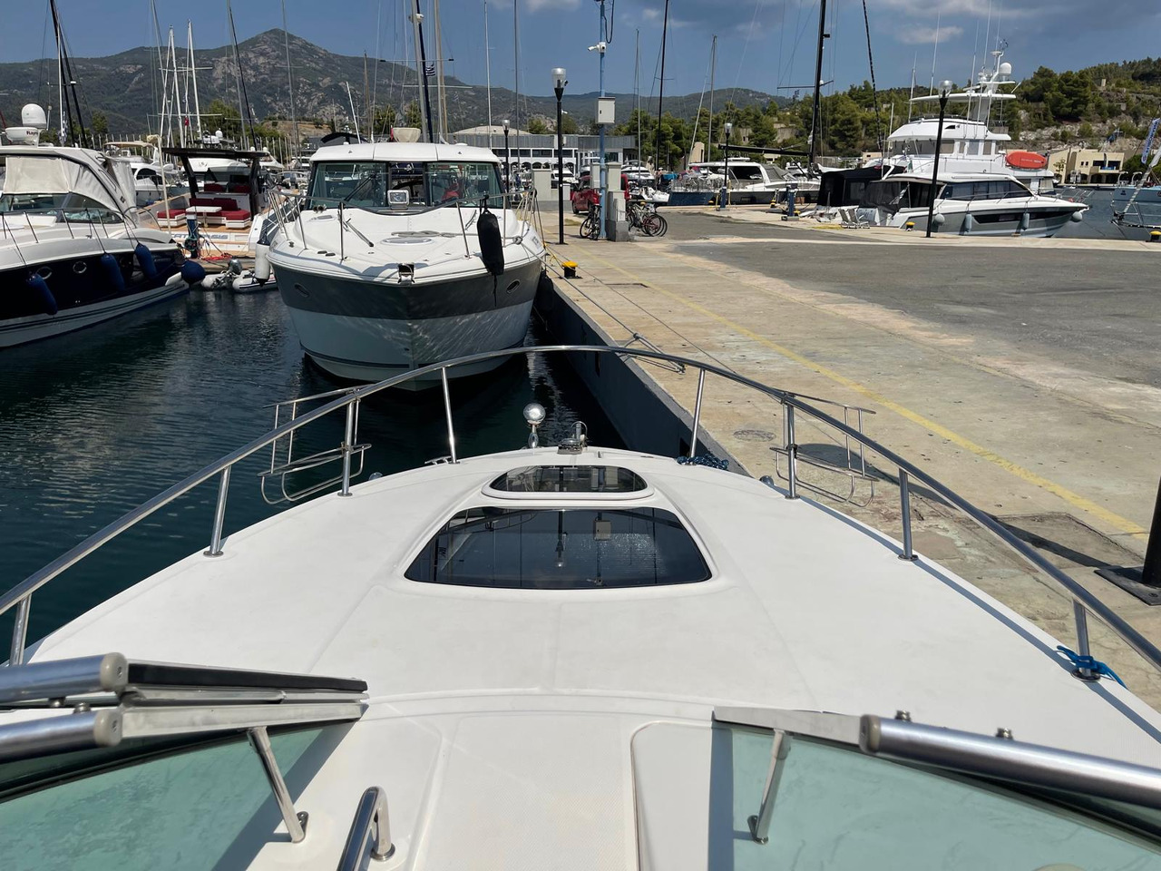 Sea Ray 285 Sundancer, TOP !!! - Autre matériel: photos 4 Sea Ray 285 Sundancer, TOP !!! - Autre matériel: photos 4