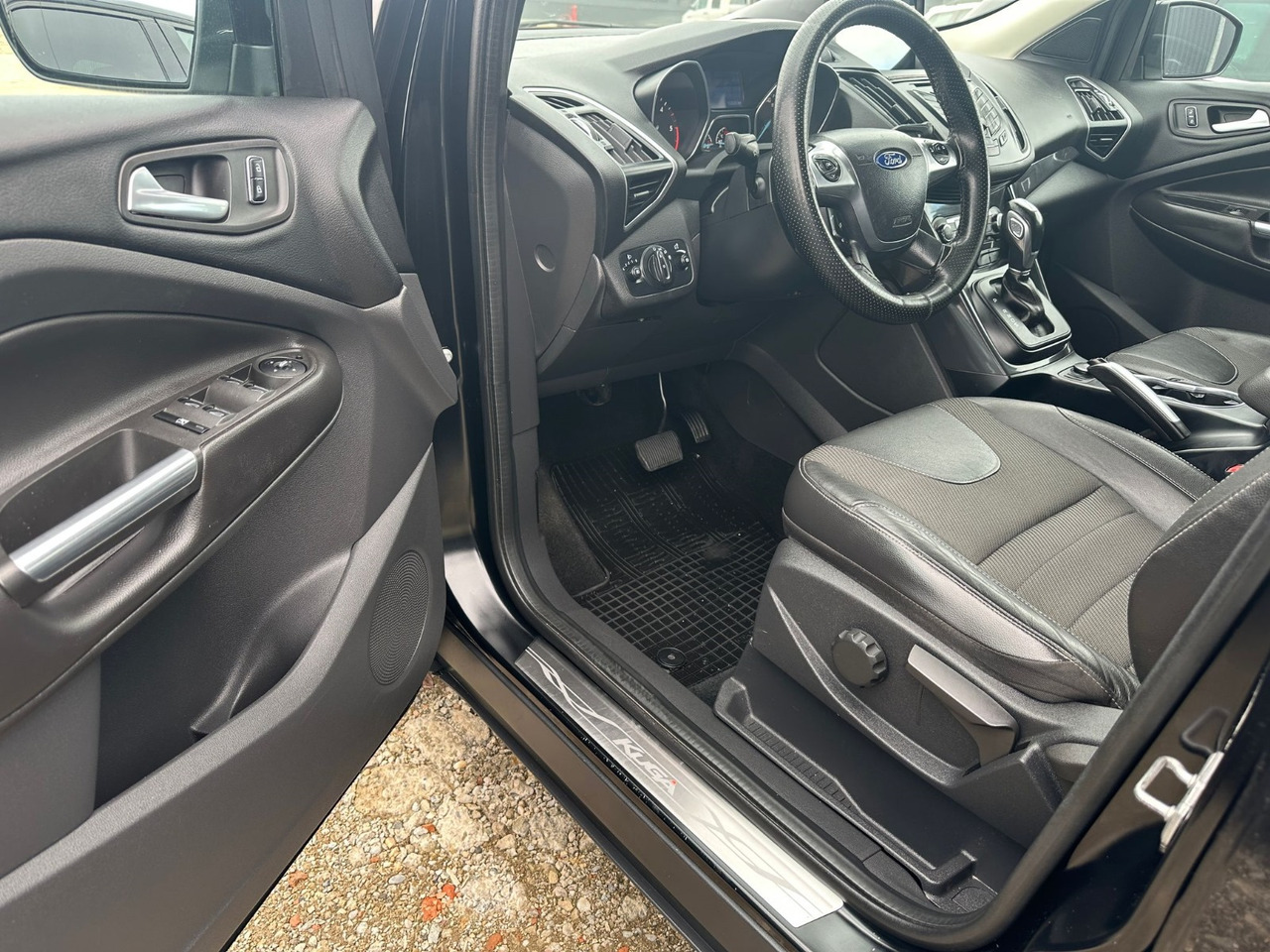 FORD KUGA TITANIUM - SUV: photos 3 FORD KUGA TITANIUM - SUV: photos 3