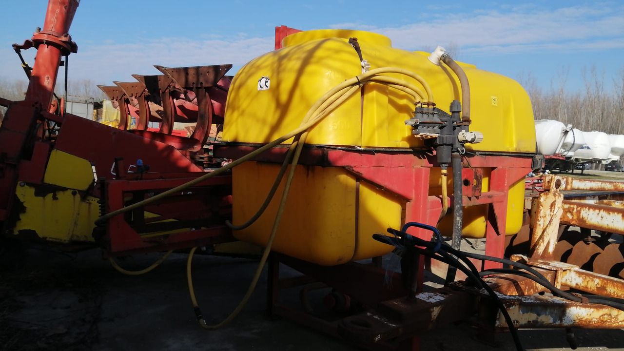Herbicide Worn /Sprayer 800 l 12m - Pulvé porté: photos 4 Herbicide Worn /Sprayer 800 l 12m - Pulvé porté: photos 4
