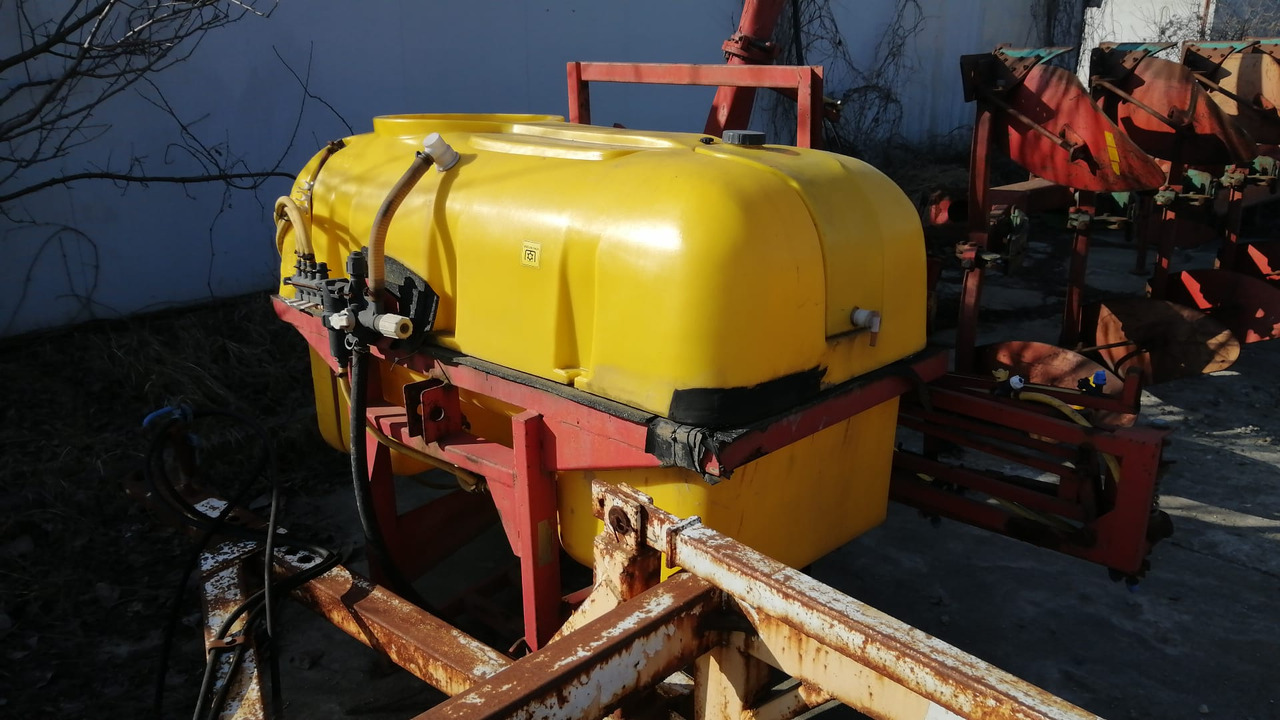 Herbicide Worn /Sprayer 800 l 12m - Pulvé porté: photos 1 Herbicide Worn /Sprayer 800 l 12m - Pulvé porté: photos 1