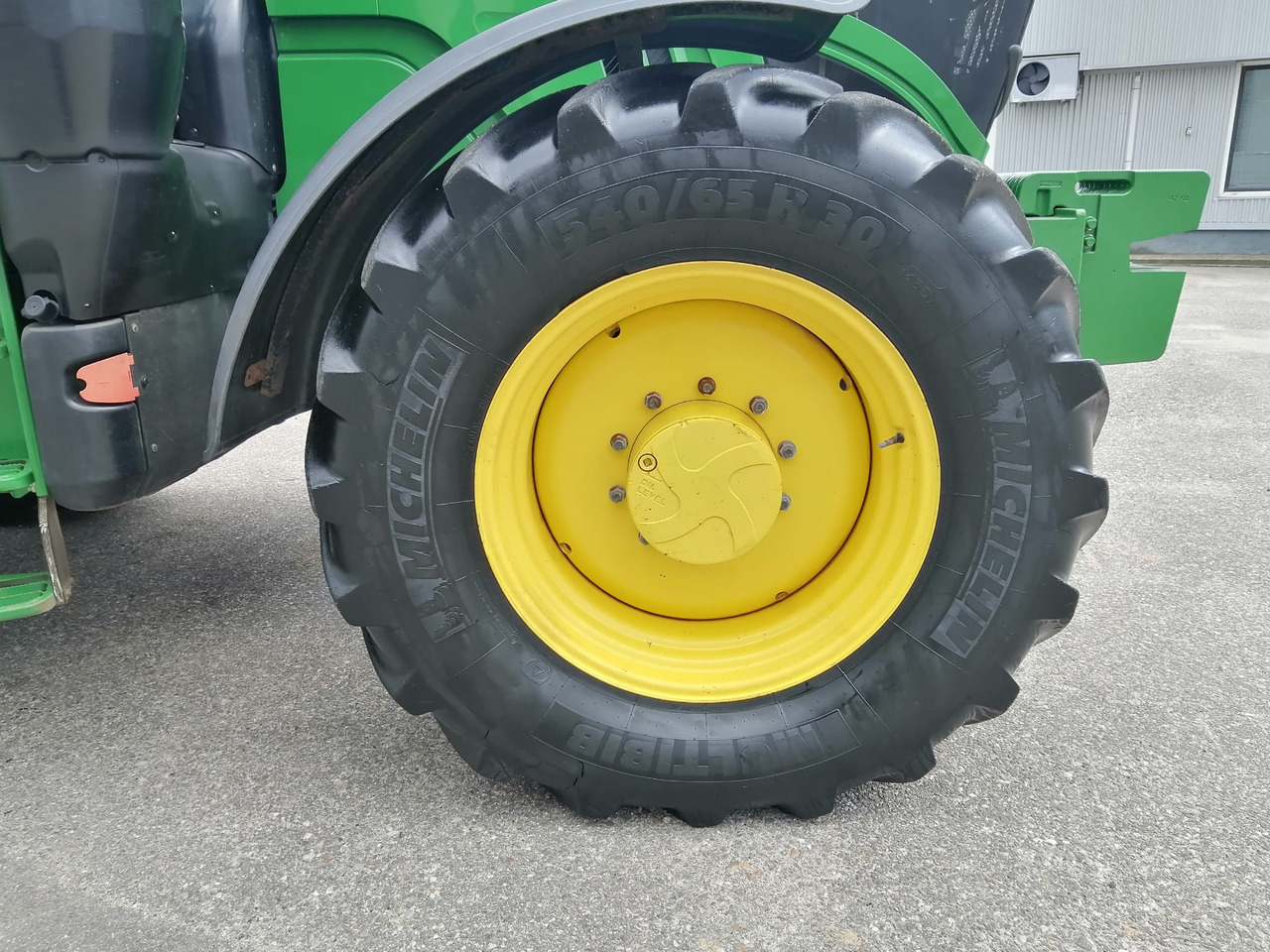 John Deere 6195R 4WD, Auto Trac + Activare !!! TOP !!! - Tracteur agricole: photos 2 John Deere 6195R 4WD, Auto Trac + Activare !!! TOP !!! - Tracteur agricole: photos 2