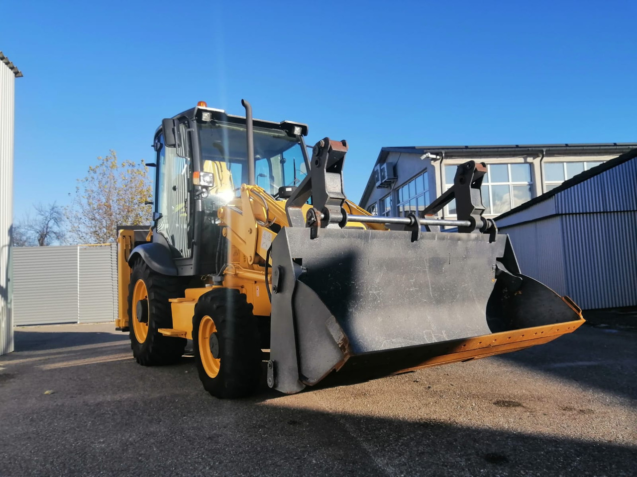 LiuGong CLG777A Backhoe Loader 4×4(copy) - Tractopelle: photos 2 LiuGong CLG777A Backhoe Loader 4×4(copy) - Tractopelle: photos 2