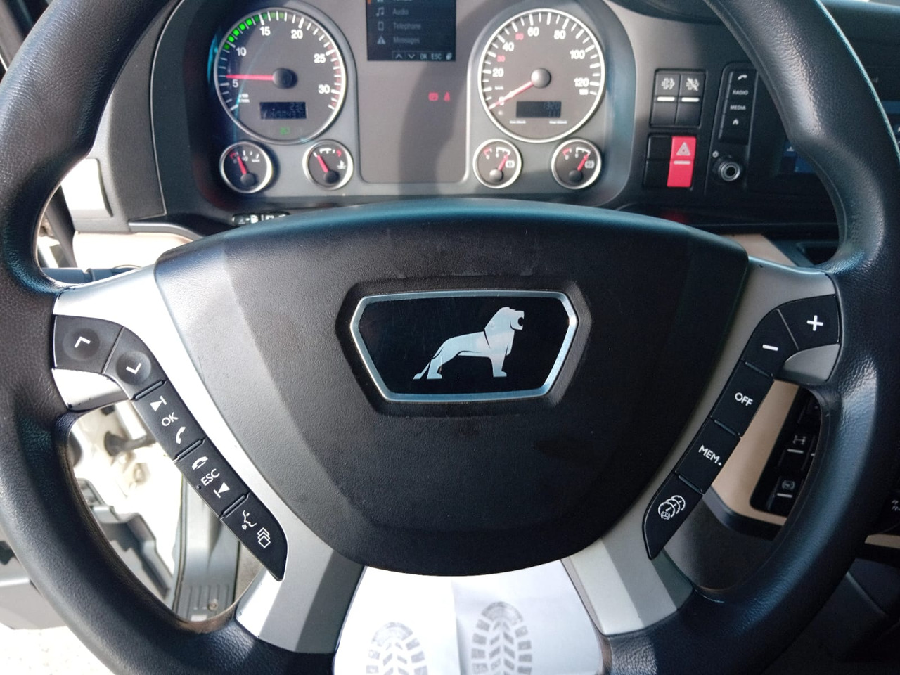 Camion plateau, Camion grue MAN TGX 26.460 6×2, Palfinger Crane PK 18001L: photos 8