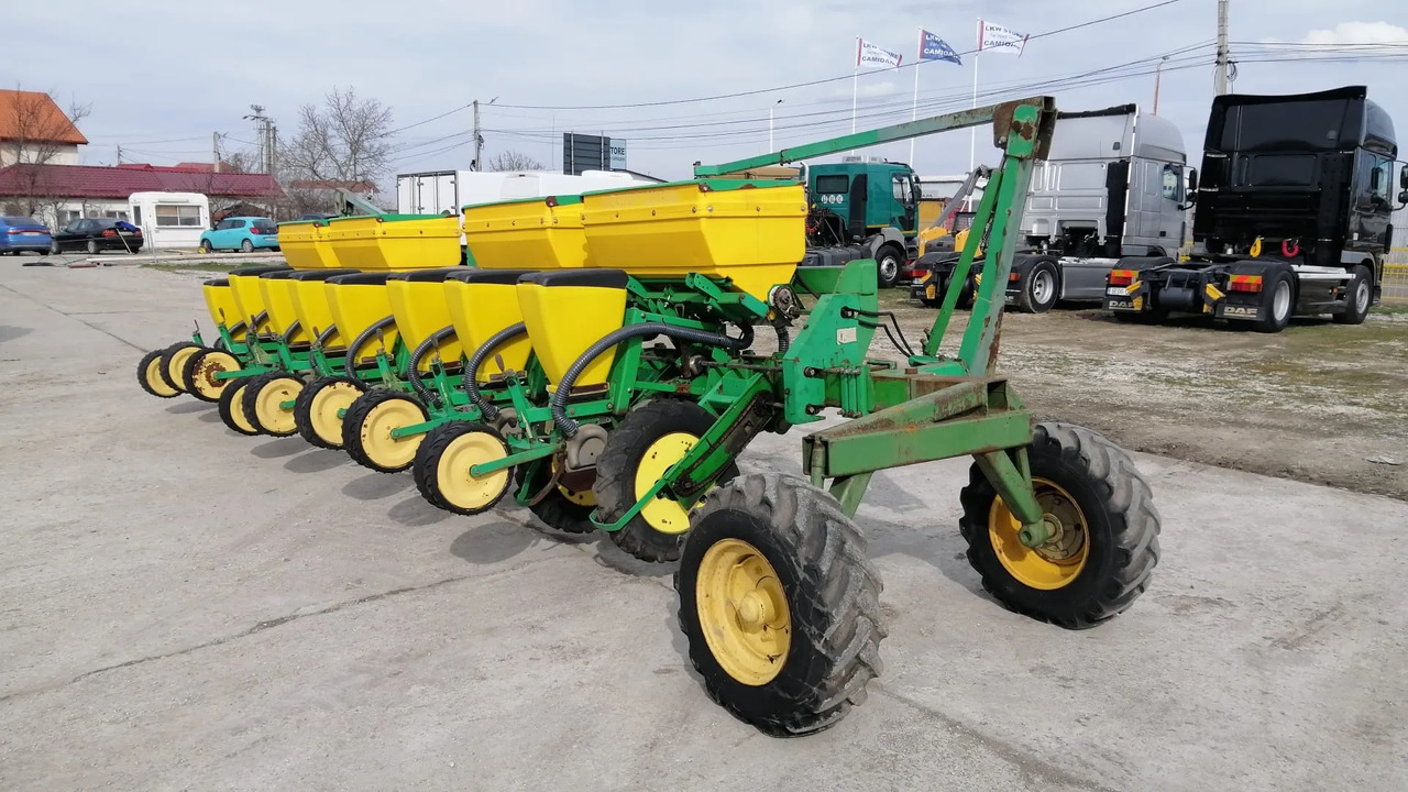 SFOGGIA GAMA PLUS 12/9m/12 Rows Seeding Machine - Semoir monograine: photos 5 SFOGGIA GAMA PLUS 12/9m/12 Rows Seeding Machine - Semoir monograine: photos 5