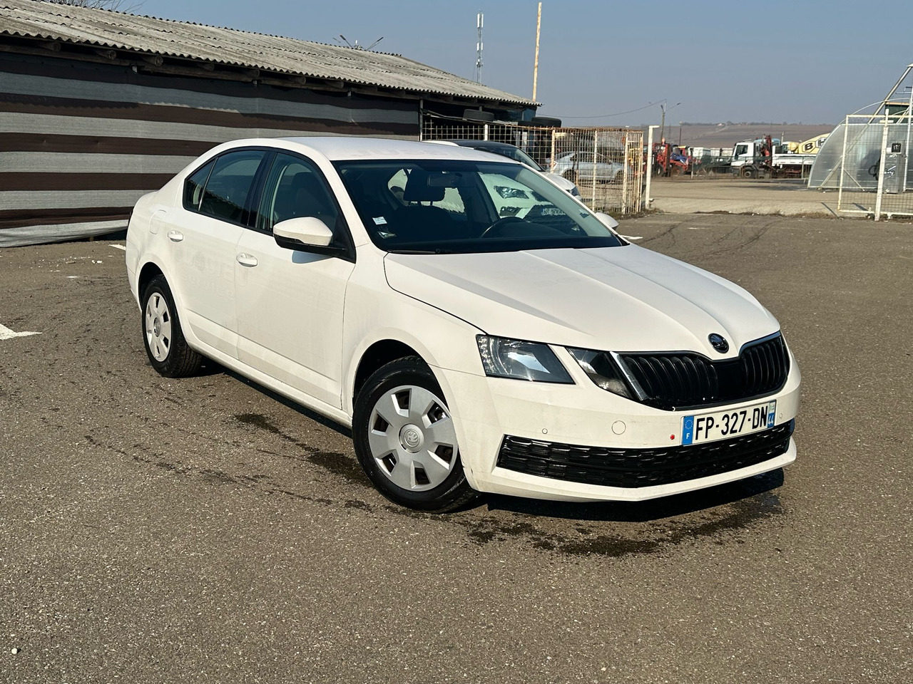 SKODA OCTAVIA - Berline: photos 1 SKODA OCTAVIA - Berline: photos 1