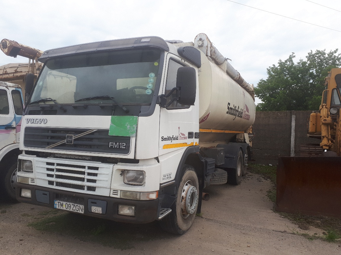 VOLVO FM12 Animal Feed Tank Truck - Camion citerne: photos 3 VOLVO FM12 Animal Feed Tank Truck - Camion citerne: photos 3