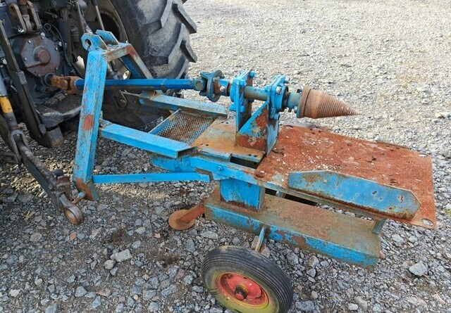 Halkaisukaira traktoriin - KATSO VIDEO - Fendeuse de bûches: photos 3 Halkaisukaira traktoriin - KATSO VIDEO - Fendeuse de bûches: photos 3