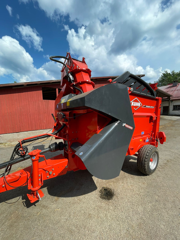 KUHN Primor 3570M hinattava paalisilppuri - Matériel d'élevage: photos 1 KUHN Primor 3570M hinattava paalisilppuri - Matériel d'élevage: photos 1