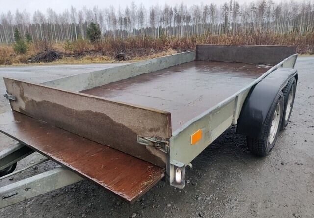 Kärppä Teliperäkärry jarrullinen - Remorque plateau: photos 5 Kärppä Teliperäkärry jarrullinen - Remorque plateau: photos 5