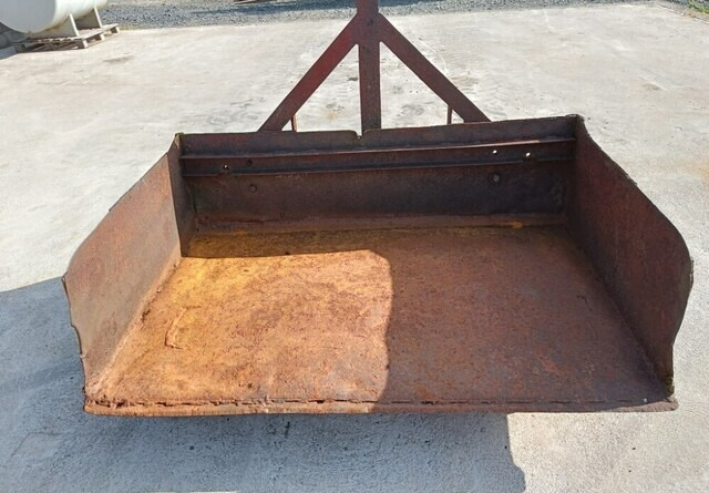 Kuljetuslaatikko 160cm - Godet pour Machine agricole: photos 2 Kuljetuslaatikko 160cm - Godet pour Machine agricole: photos 2