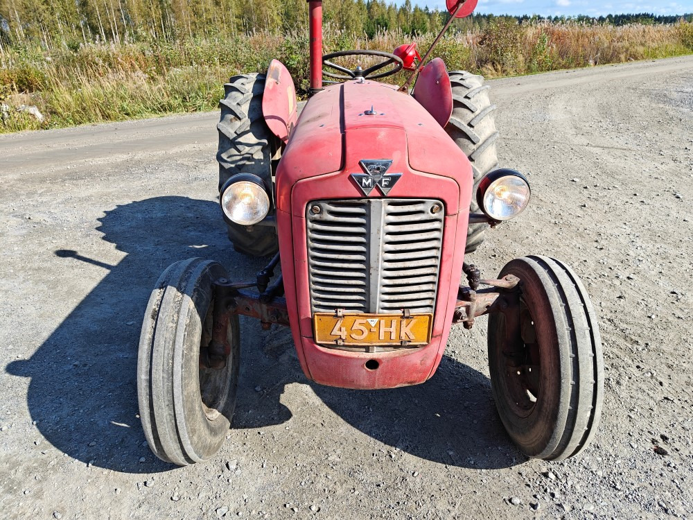 Massey Ferguson 35 traktori alkuperäiskuntoinen, katso video! - Tracteur agricole: photos 5 Massey Ferguson 35 traktori alkuperäiskuntoinen, katso video! - Tracteur agricole: photos 5
