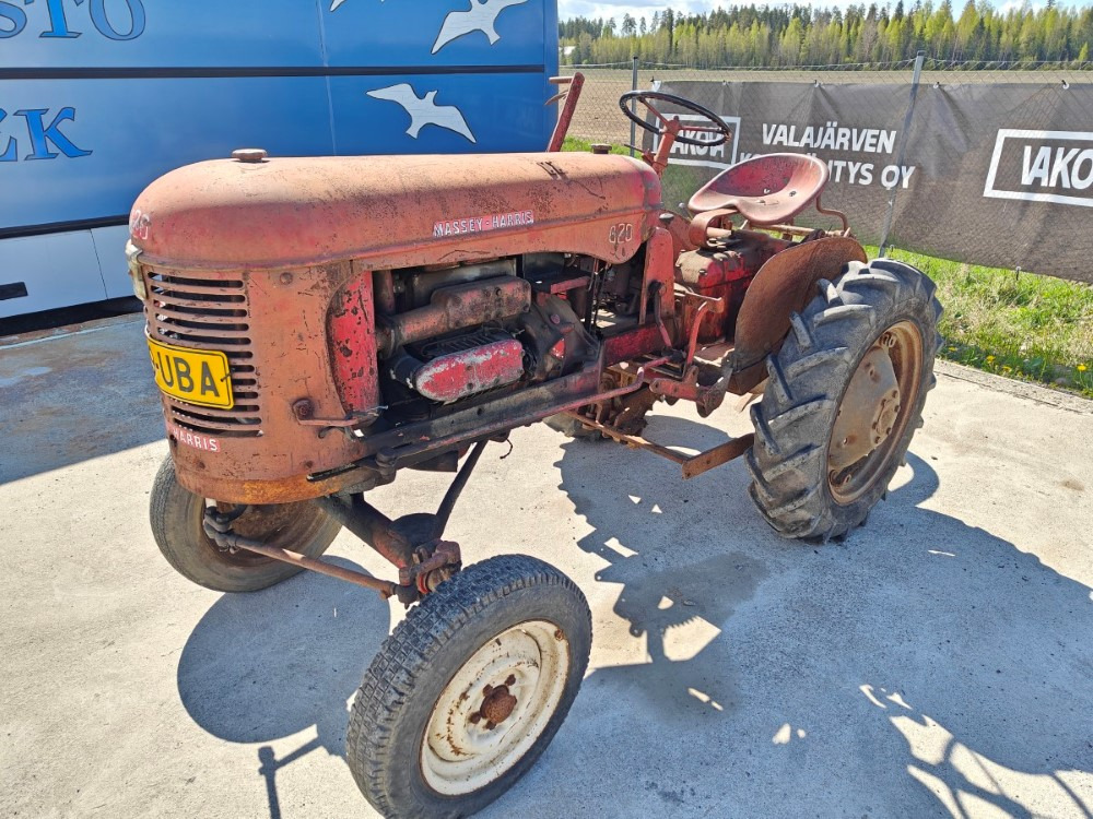 Massey Harris 820D harvinainen 2-sylinterinen diesel, katso video! - Tracteur agricole: photos 2 Massey Harris 820D harvinainen 2-sylinterinen diesel, katso video! - Tracteur agricole: photos 2