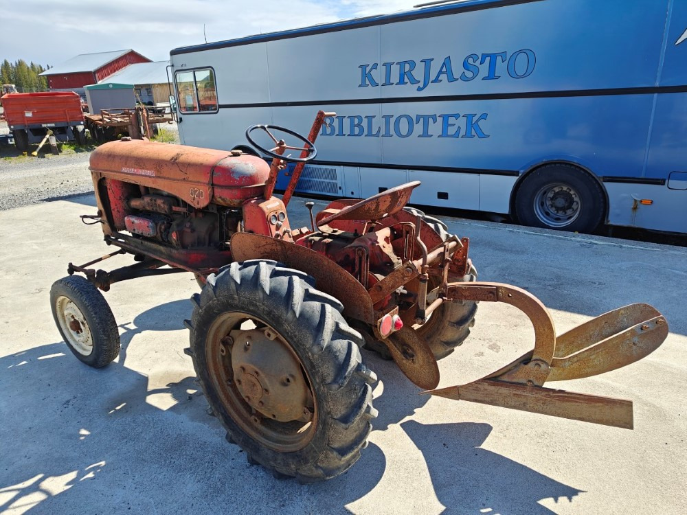 Massey Harris 820D harvinainen 2-sylinterinen diesel, katso video! - Tracteur agricole: photos 4 Massey Harris 820D harvinainen 2-sylinterinen diesel, katso video! - Tracteur agricole: photos 4