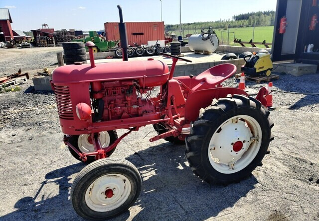Massey Harris Traktori - bensiini - Tracteur agricole: photos 3 Massey Harris Traktori - bensiini - Tracteur agricole: photos 3