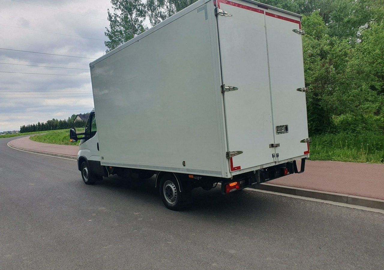 Iveco 35 Daily 35S14 klima * 3 osobowy *nowy rozrząd * - Fourgon grand volume: photos 5 Iveco 35 Daily 35S14 klima * 3 osobowy *nowy rozrząd * - Fourgon grand volume: photos 5