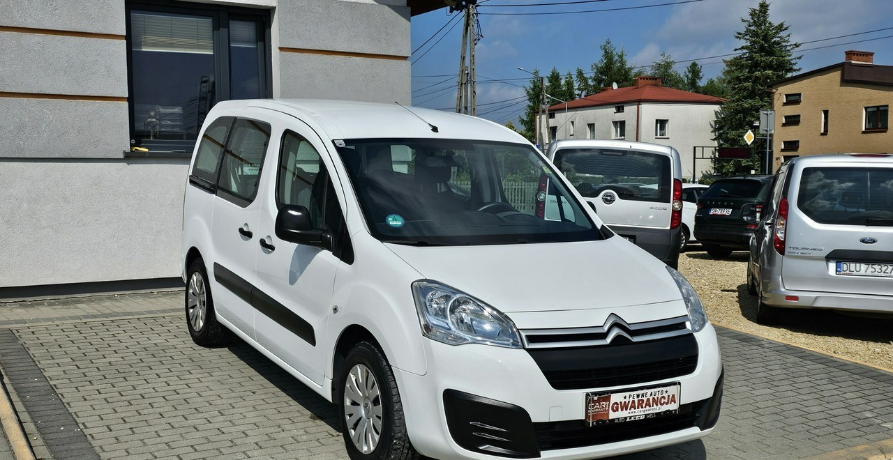 Peugeot Partner II 5 -osobowy - Voiture: photos 2 Peugeot Partner II 5 -osobowy - Voiture: photos 2