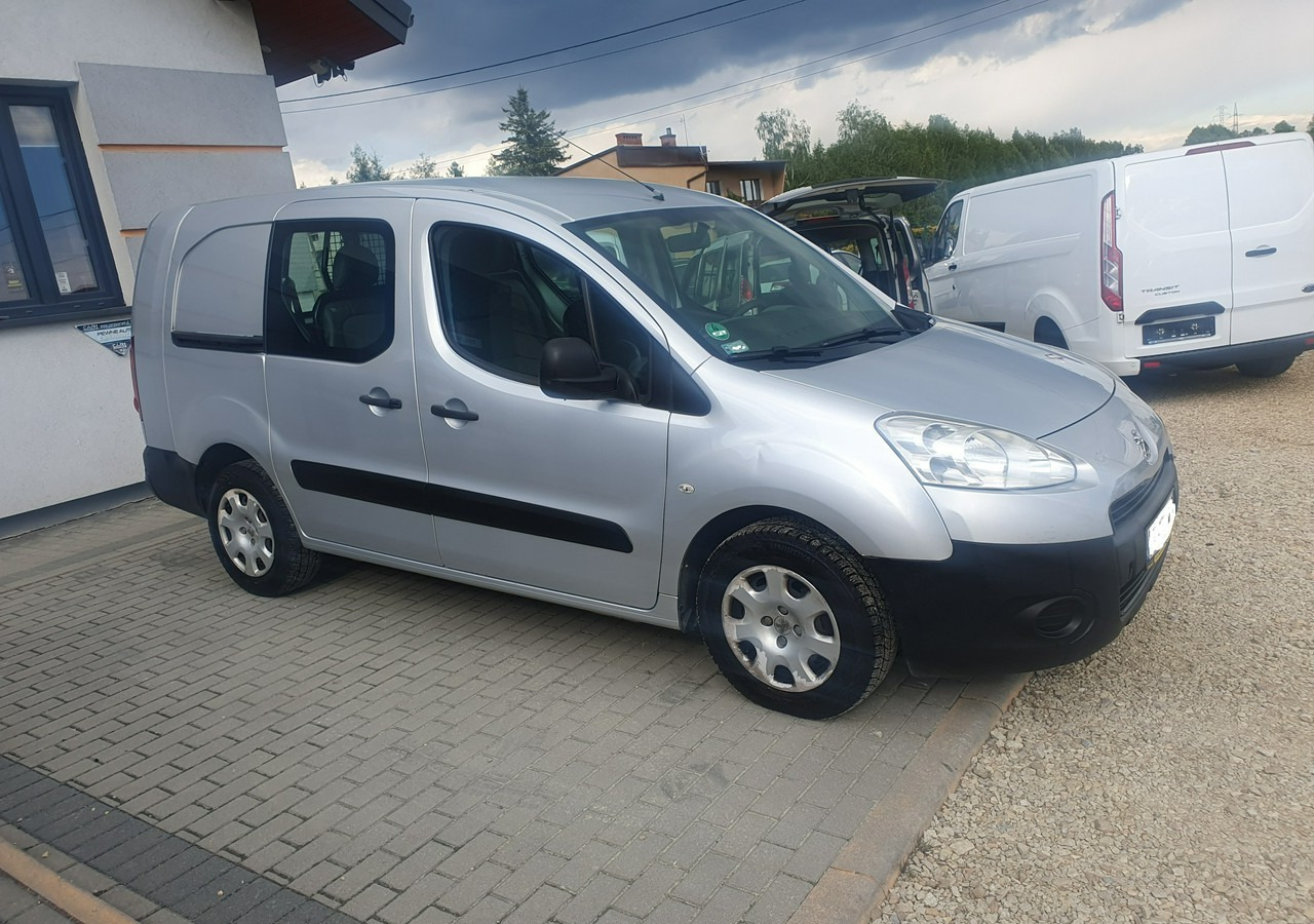 Peugeot Partner long *2 lub 5 osobowy *klima* gruau* - Fourgon utilitaire: photos 5 Peugeot Partner long *2 lub 5 osobowy *klima* gruau* - Fourgon utilitaire: photos 5