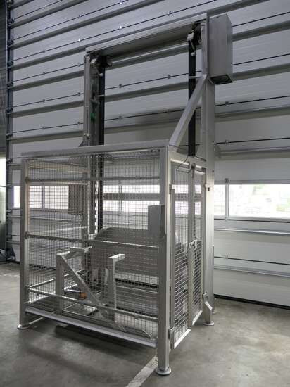 Lachnit lifter for palletboxes 322 L - Machine agroalimentaire: photos 3 Lachnit lifter for palletboxes 322 L - Machine agroalimentaire: photos 3