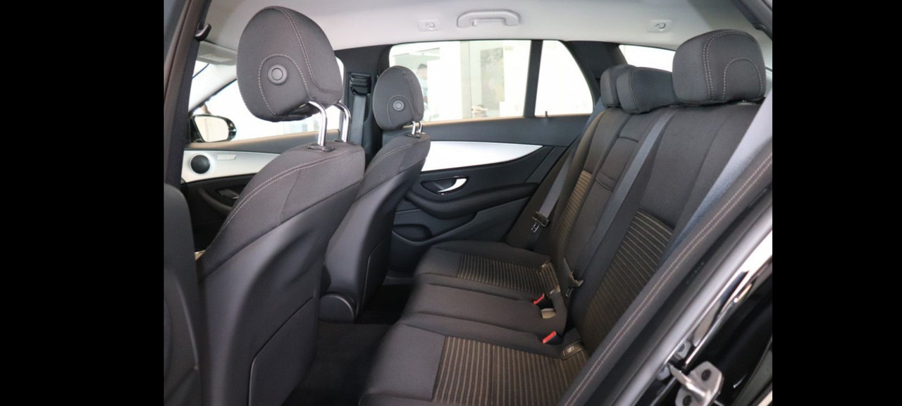 Voiture Mercedes-Benz E 400 dT 4Matic Avant LED 9G-Tronic MBUX Widescreen E 400 dT 4Matic Avant LED 9G-Tronic MBUX Widescreen Business - Paket: photos 26