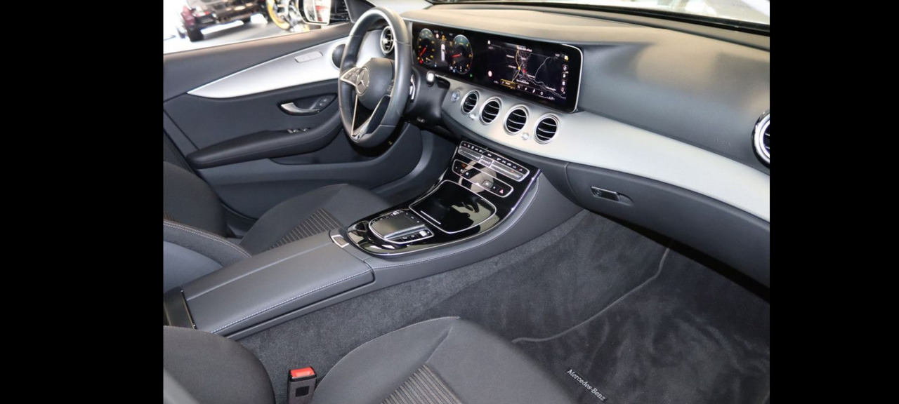 Voiture Mercedes-Benz E 400 dT 4Matic Avant LED 9G-Tronic MBUX Widescreen E 400 dT 4Matic Avant LED 9G-Tronic MBUX Widescreen Business - Paket: photos 23