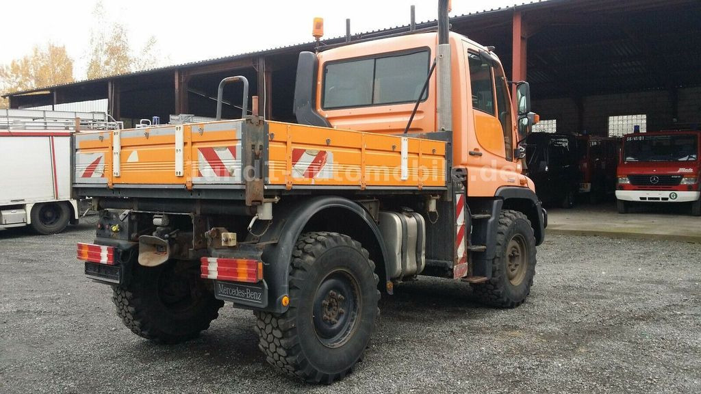 Mercedes-Benz Unimog U 300 Kipper Zugmaschine Kommunalhydraulik U 500 400 U 300 Kipper Zugmaschine Kommunalhydraulik U 500 400 - Véhicule de voirie/ Spécial: photos 1 Mercedes-Benz Unimog U 300 Kipper Zugmaschine Kommunalhydraulik U 500 400 U 300 Kipper Zugmaschine Kommunalhydraulik U 500 400 - Véhicule de voirie/ Spécial: photos 1