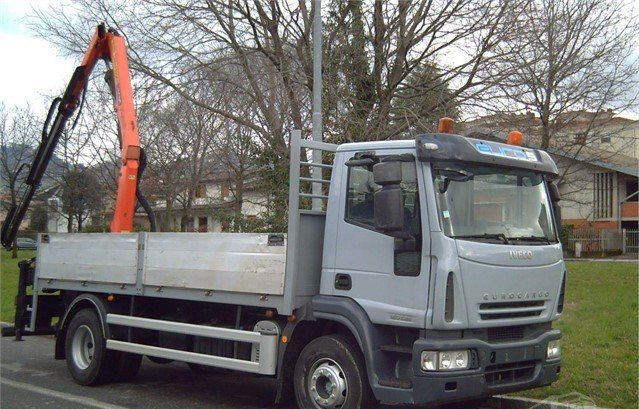 Iveco EUROCARGOeurocargo 160e25 - Camion plateau, Camion grue: photos 3 Iveco EUROCARGOeurocargo 160e25 - Camion plateau, Camion grue: photos 3