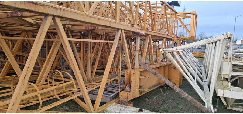 Liebherr 256HC reinforced 4,14m towers - Grue à tour: photos 2 Liebherr 256HC reinforced 4,14m towers - Grue à tour: photos 2