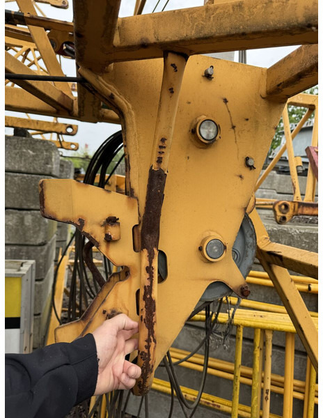 Liebherr 42K.1, 2008 yom - some Works needed - Grue à tour: photos 5 Liebherr 42K.1, 2008 yom - some Works needed - Grue à tour: photos 5